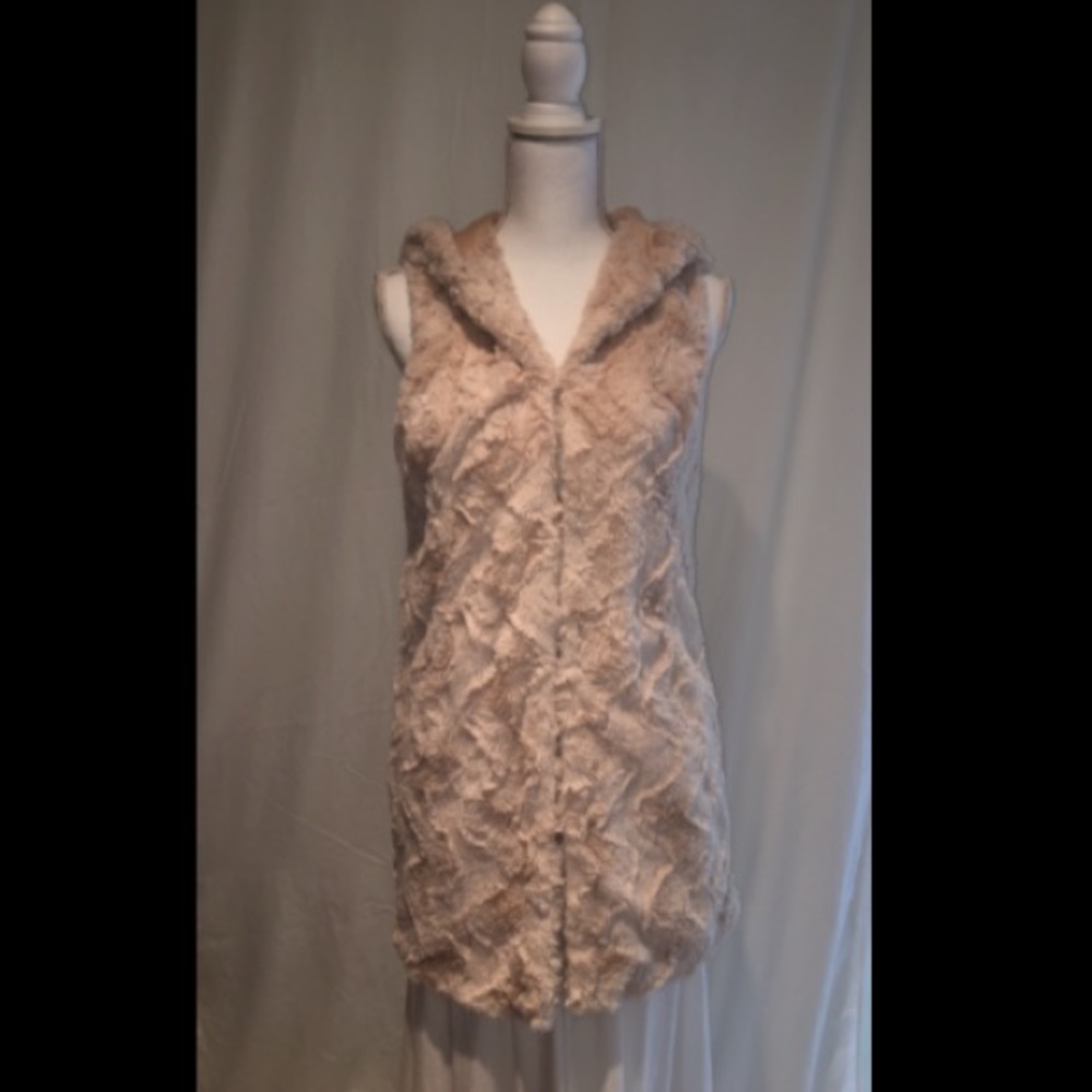 Hooded Faux Fur Vest - Fabulous!